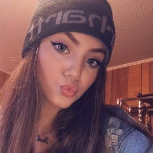 Meet your Posher, Jade